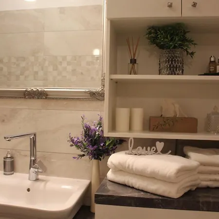 Marina - Center Apartman *