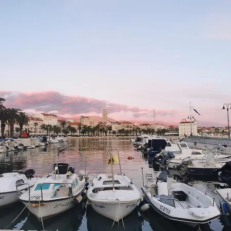 Marina - Center شقة سبليت